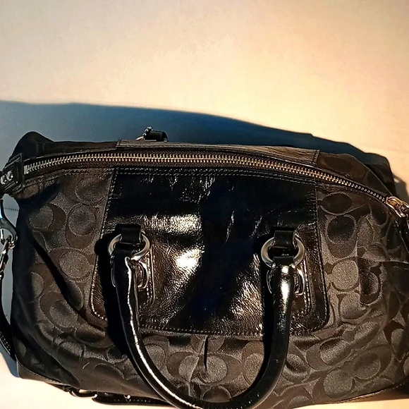 Black Coach Bag - Picture 4 of 10